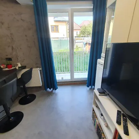 U Lili アパート ポプラト